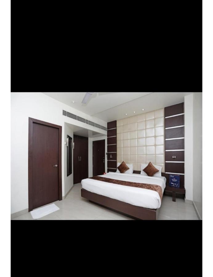 Hotel D Grand, Bareilly Exterior photo