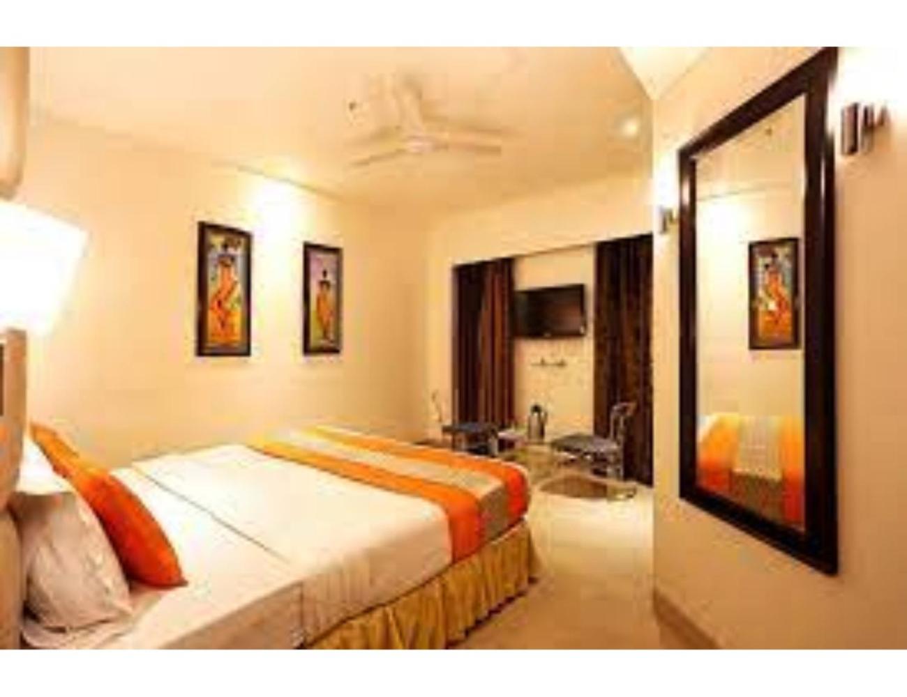 Hotel D Grand, Bareilly Exterior photo