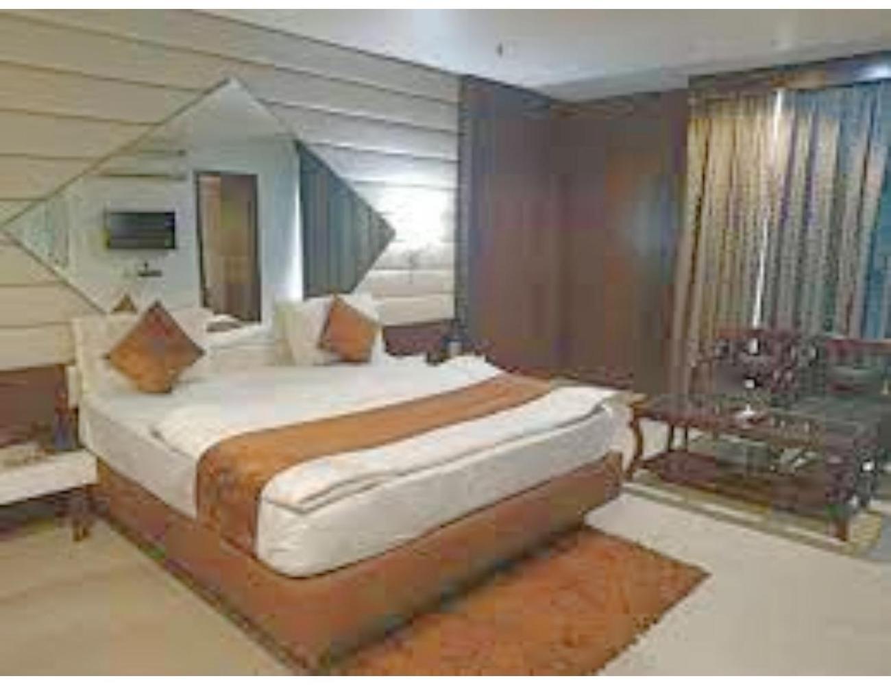 Hotel D Grand, Bareilly Exterior photo