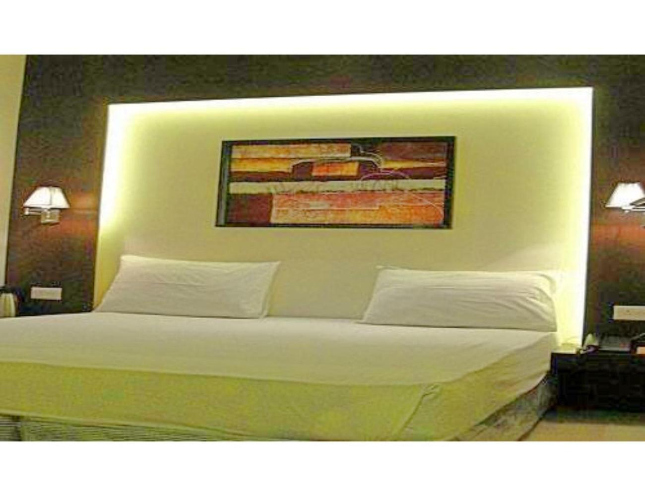 Hotel D Grand, Bareilly Exterior photo